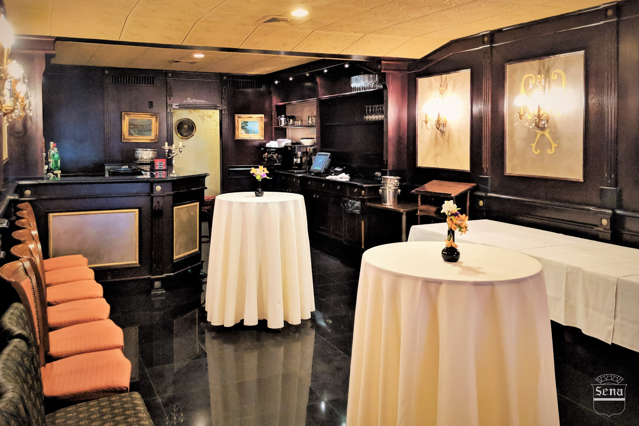Banquet Room – Cocktail Lounge & Dance Floor